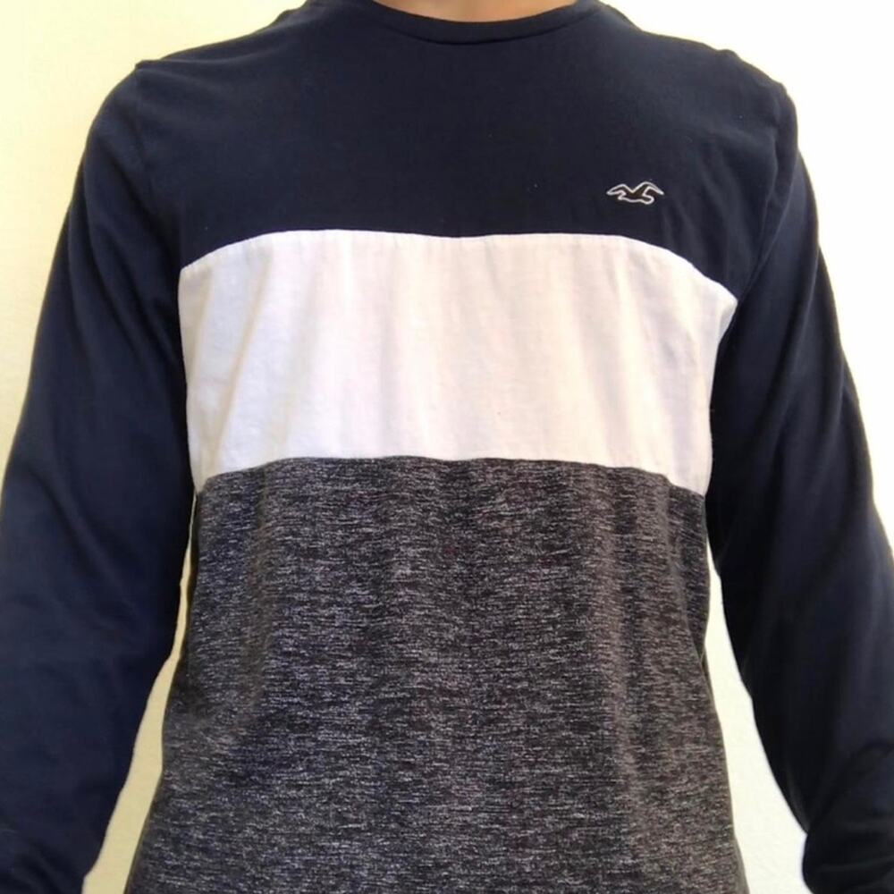 Hollister Men's Curved Hem Color Block Navy Blue w White Tee, Small, Like New